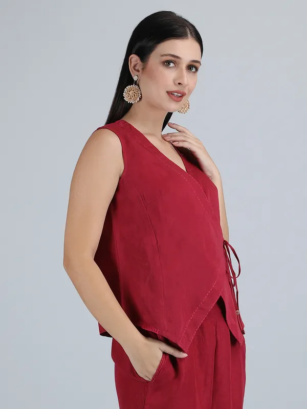 Maroon_Pure_Linen_Hand_Embroidered_Top_For_Women