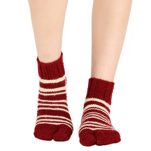 Maroon_Woolen_Socks_For_Women