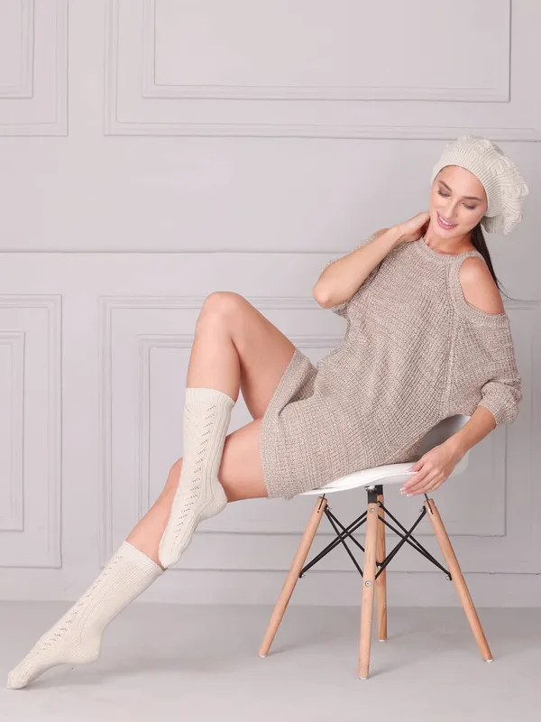 Cream_Woolen_Socks_For_Women