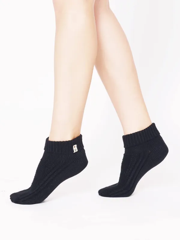 Black_Woolen_Socks_For_Women