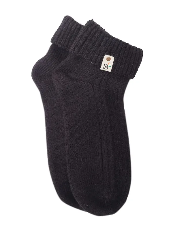 Black_Woolen_Socks_For_Women