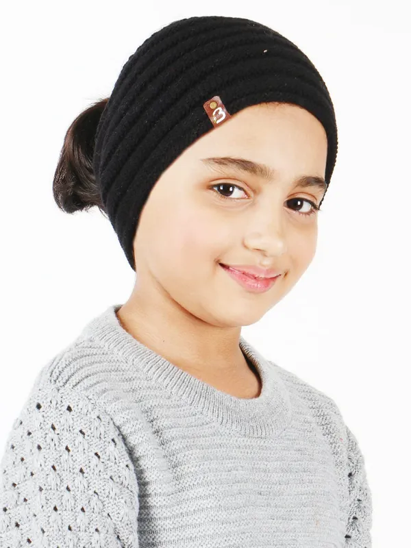 Black_Woolen_Earmuff_For_Girls