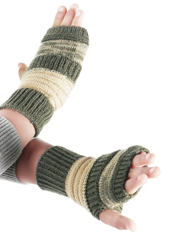 Green_Woolen_Gloves_For_Unisex_Child