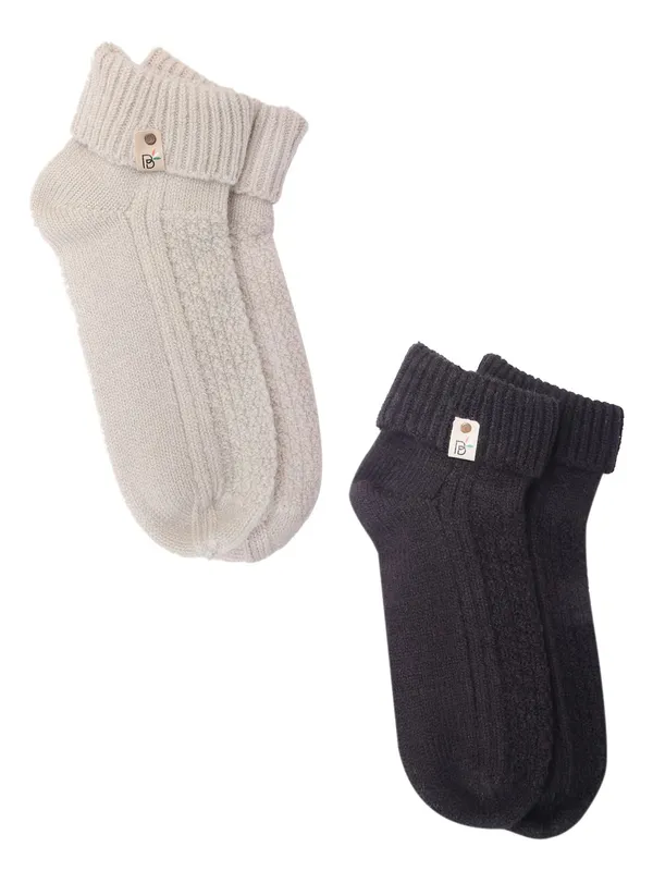 Black_&_White_Woolen_Socks_For_Women_(Pack_Of_2)