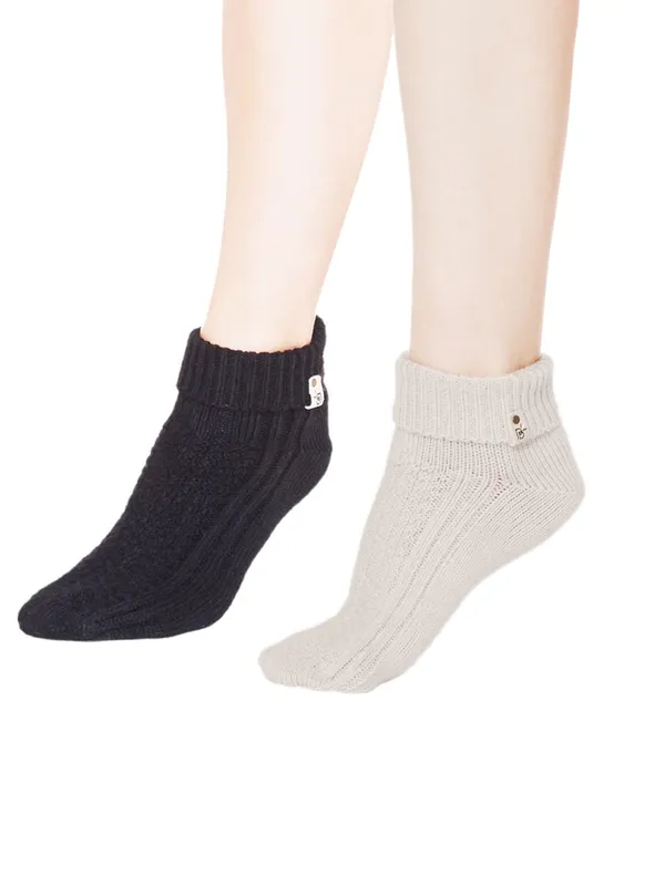 Black_&_White_Woolen_Socks_For_Women_(Pack_Of_2)