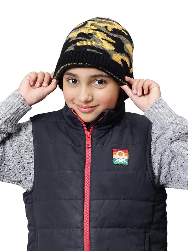 Multicolor_&_Black_Woolen_Cap_For_Unisex_Child