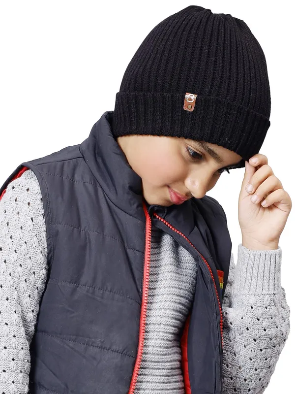Black_Woolen_Cap_For_Unisex_Child