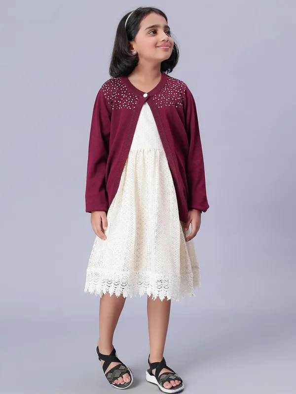 Maroon_Woolen_Shrug_For_Girls