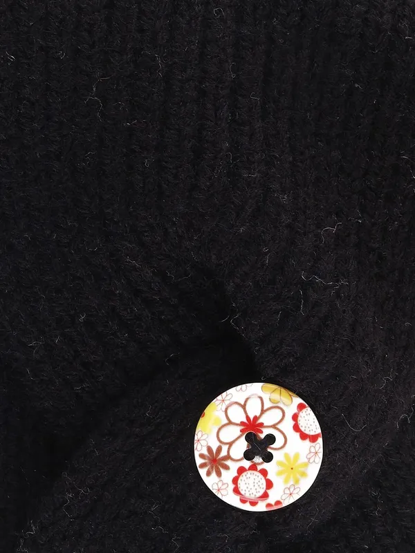 Black_Woolen_Earwarmer_For_Women