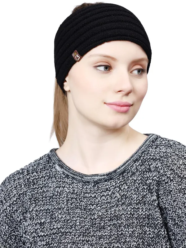Black_Woolen_Earwarmer_For_Women