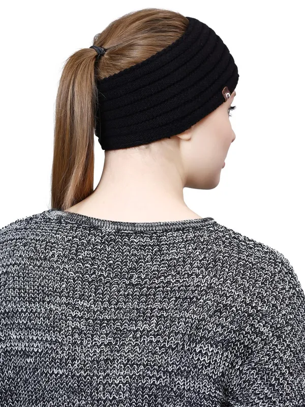 Black_Woolen_Earwarmer_For_Women