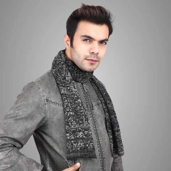 Black_Woolen_Muffler_For_Unisex