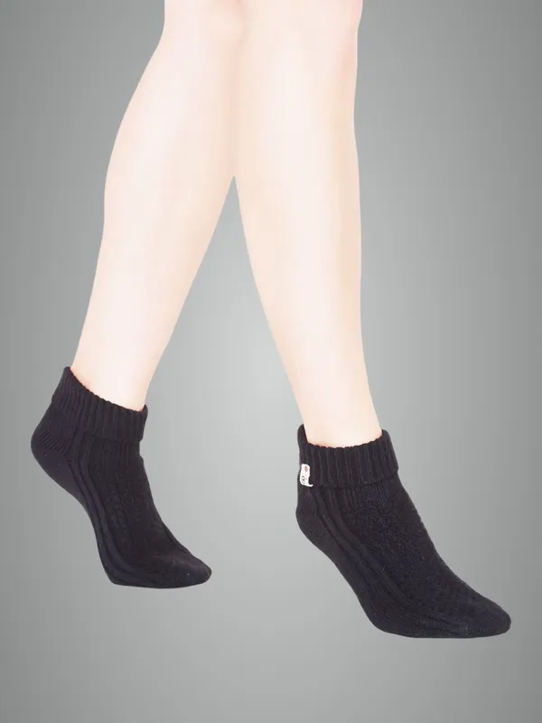 Black_Woolen_Socks_For_Women