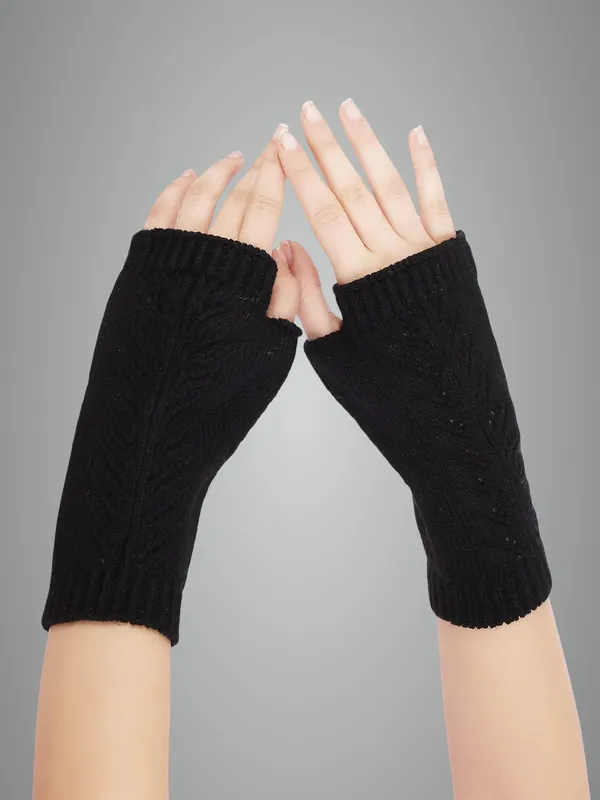 Black_Woolen_Gloves_For_Men