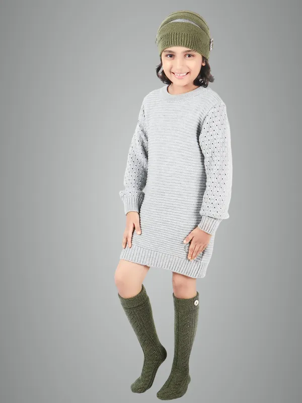 Olive_Woolen_Socks_For_Girls
