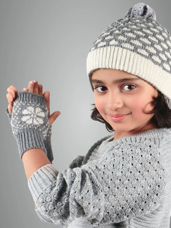 Grey_Woolen_Gloves_For_Unisex_Child