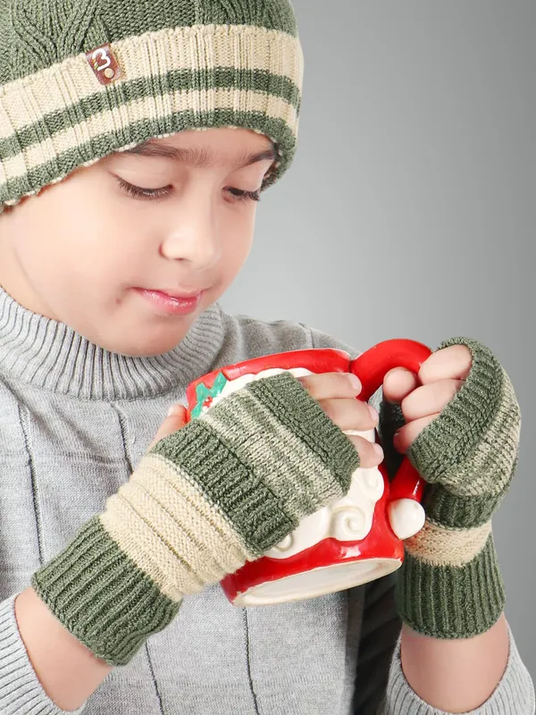 Green_Woolen_Gloves_For_Unisex_Child