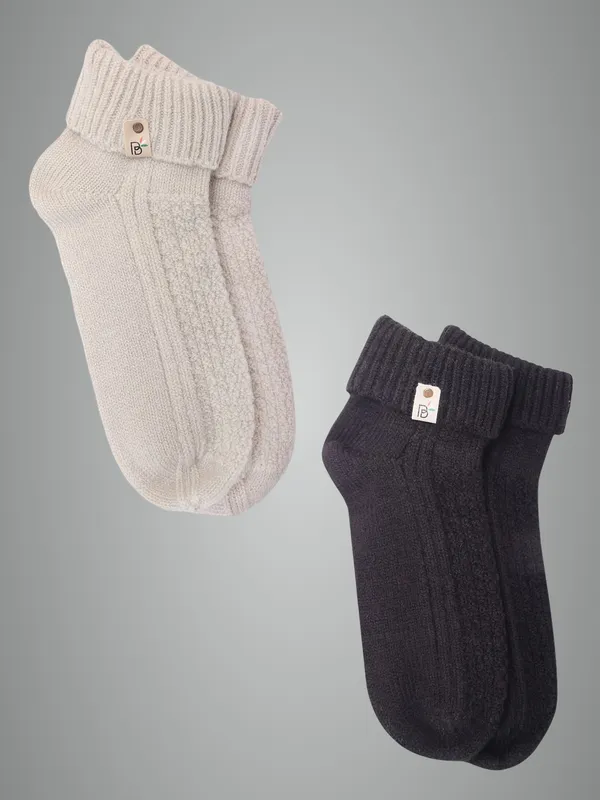 Black_&_White_Woolen_Socks_For_Women_(Pack_Of_2)