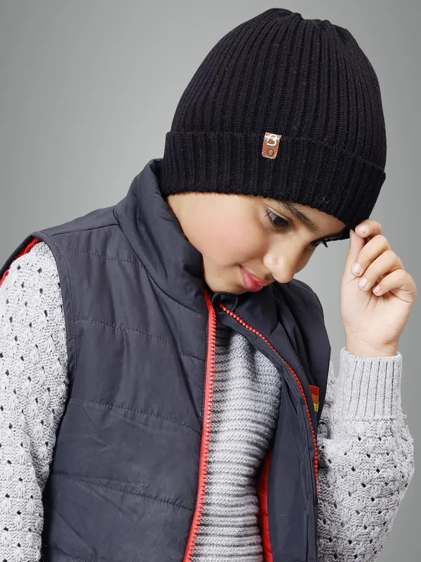 Black_Woolen_Cap_For_Unisex_Child