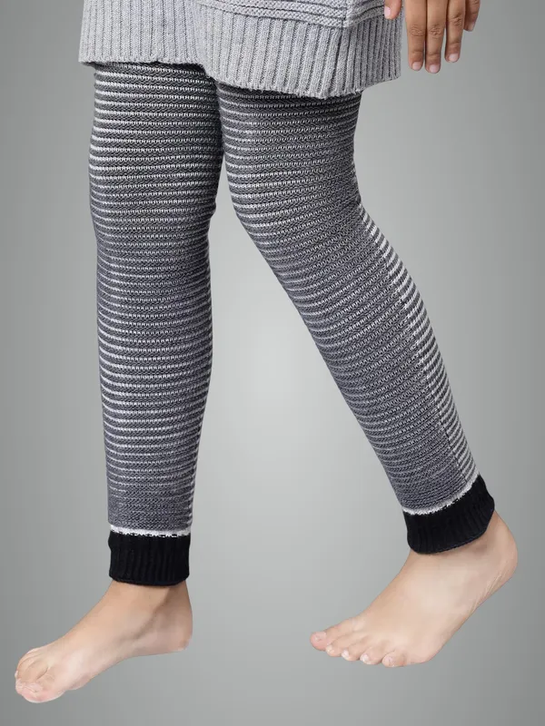 Black_Woolen_Leg_Warmer_For_Girls