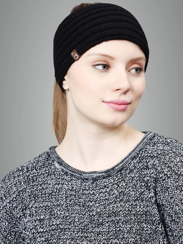 Black_Woolen_Earwarmer_For_Women