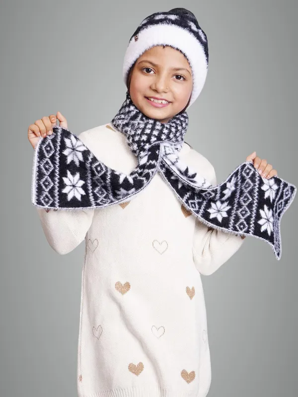 Blue_Woolen_Cap_For_Girls