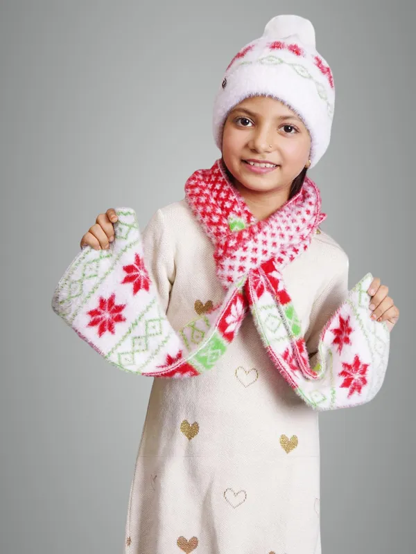 White_Woolen_Cap_For_Girls