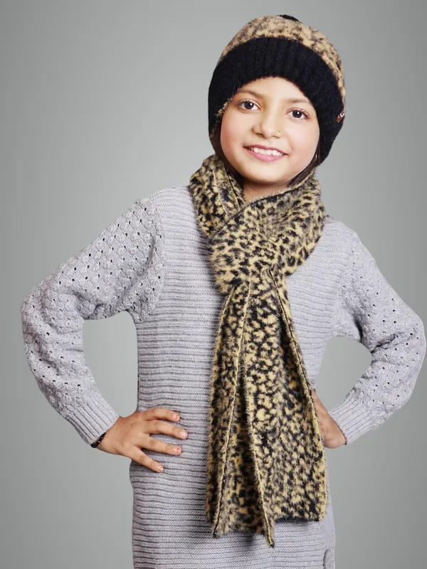 Multicolor_Woolen_Cap_For_Girls