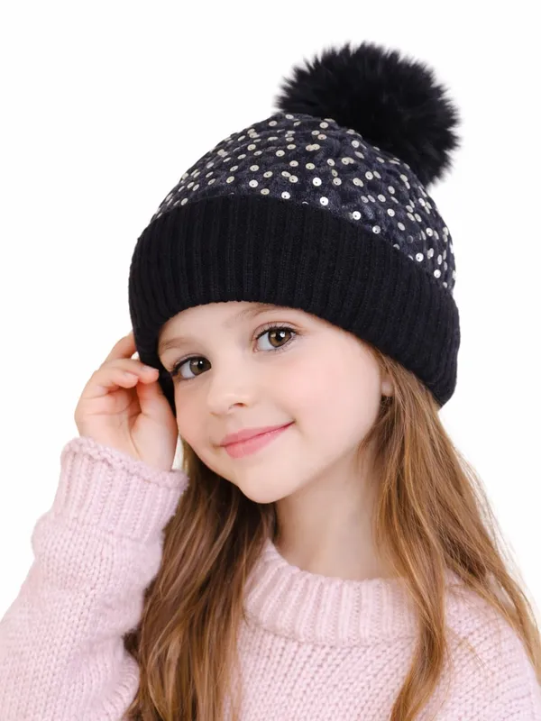 Girls_Sequin_Knitted_Beanie_Cap_with_Faux_Fur_Pom-Pom_Shiny_Bling_Skull_Cap_Sequin_Sparkling_Fashion_Glitter_Elegant_Breathable_Beanie_Hat_for_Party_Occasion_Gift_for_Girls._Black