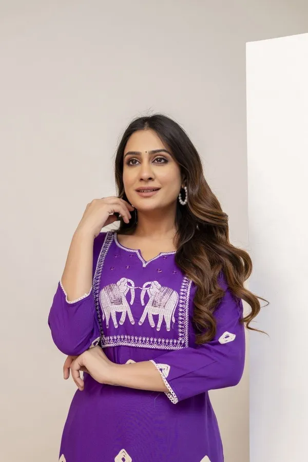 Purple_Cotton_Blend_Animal_Print_Regular_Kurti_Set_For_Women