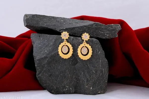 White_Elegant_Deisgn_Alloy_Earing_For_Women