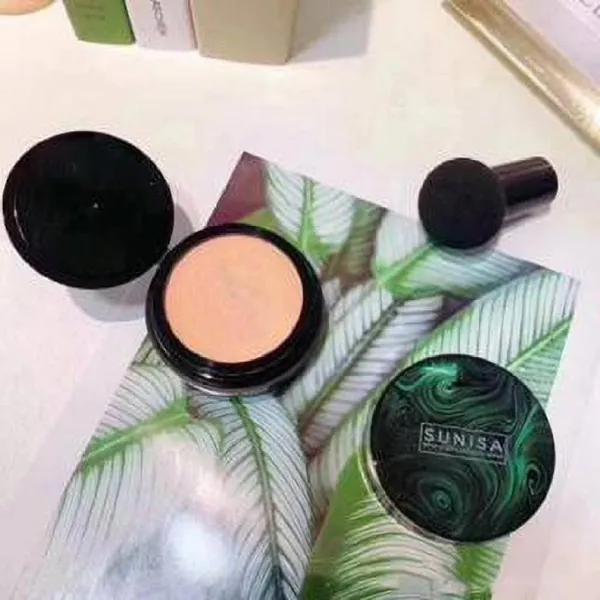 Sunisa_Waterproof_CC_Foundation_with_Mushroom_Air_Cushion_-_Full_Coverage_Concealer_for_Acne,_Pimples_&_Dark_Spots_(Cream_White,_30g)