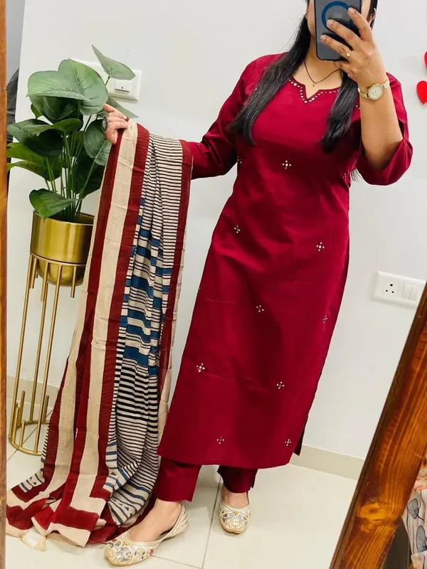 Women's_Red_Cotton_Kurti_Pant_Dupatta_Set