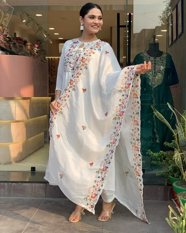 White_Cotton_Kurti_Pant_&_Dupatta_For_Women