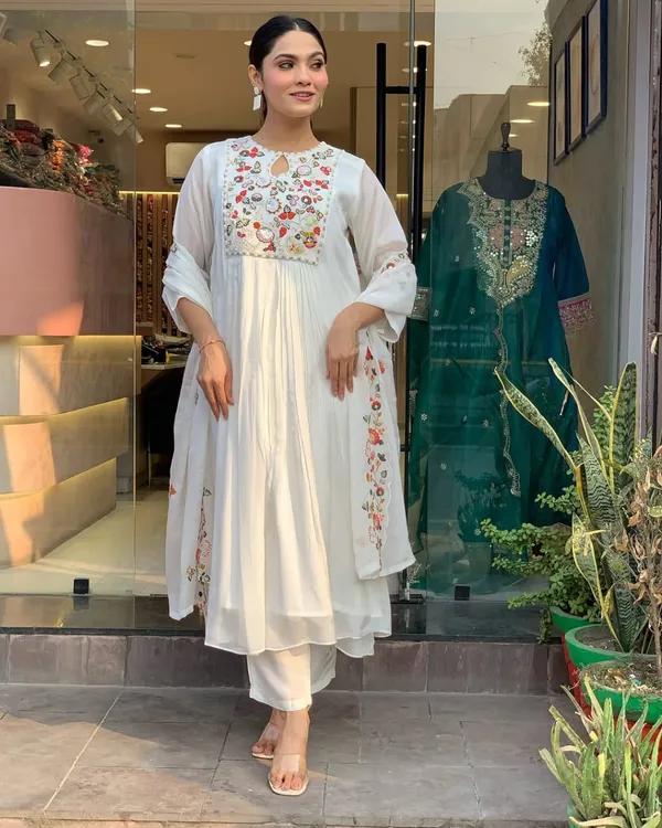 White_Cotton_Kurti_Pant_&_Dupatta_For_Women
