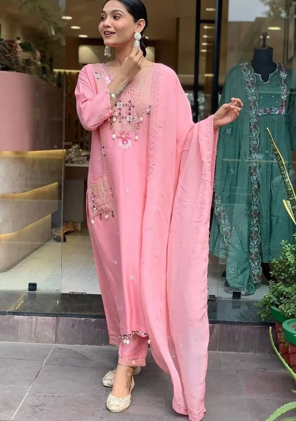 Peach_Pink_Roman_Silk_Kurti_Pant_&_Dupatta_For_Women