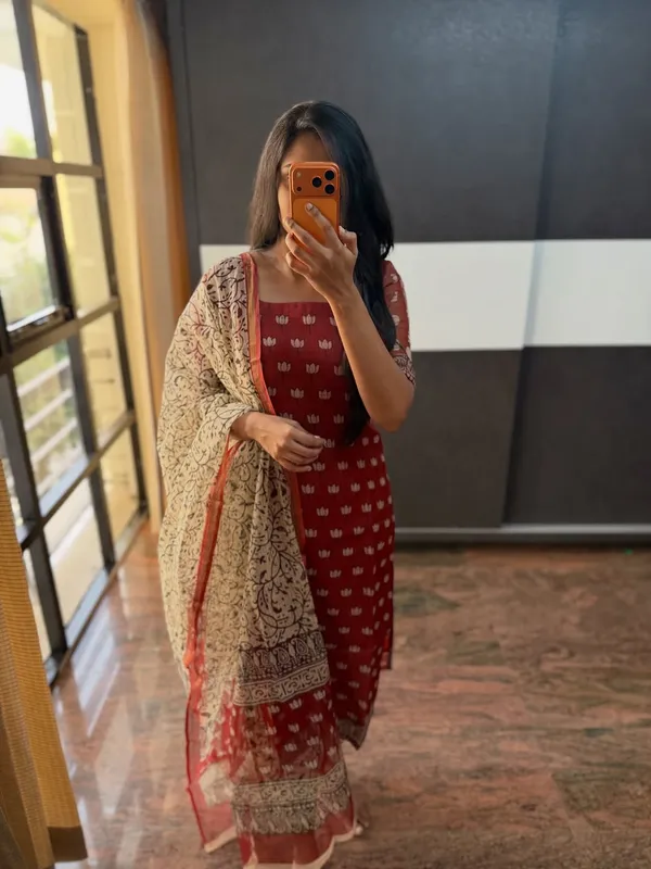 Maroon_Kota_Doriya_3-Piece_Suit_Set