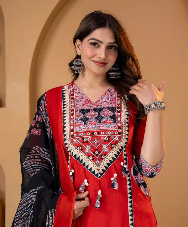 Classic_Festive_Wear_3-Piece_Kurta_Set