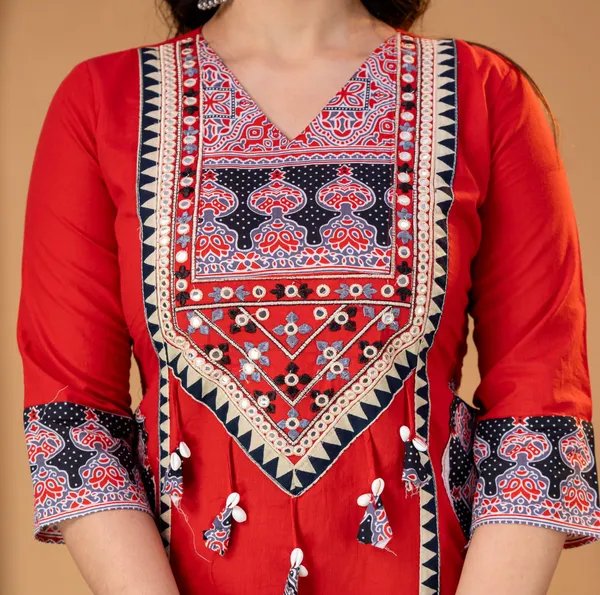 Classic_Festive_Wear_3-Piece_Kurta_Set