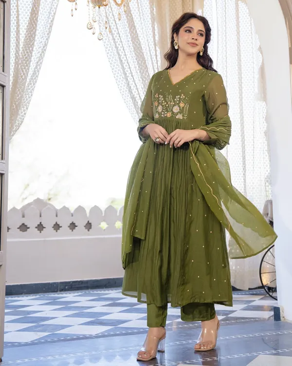Women’s_Olive_Green_Embroidered_Anarkali_Suit_Set