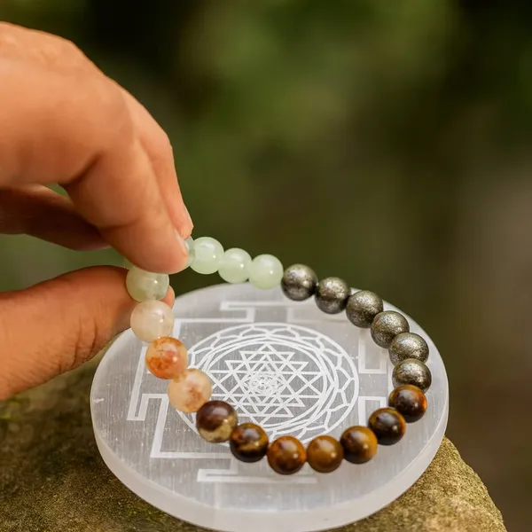 Money_Magnet_Bracelet_+_FREE_Shree_Yantra_Selenite_Charging_Plate