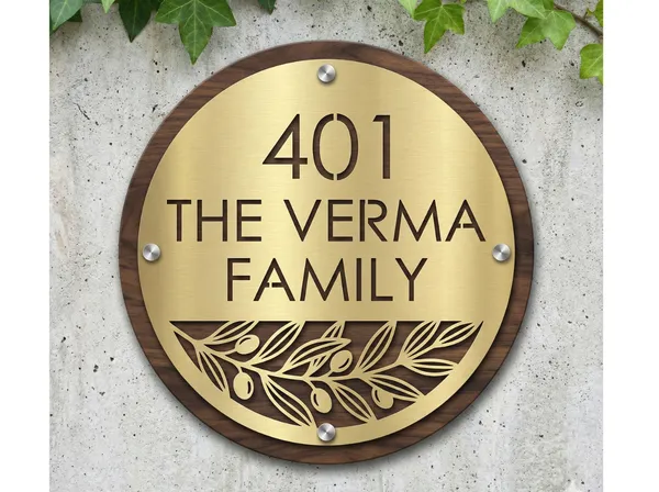 Gold_Custom_Family_Wall_Sign