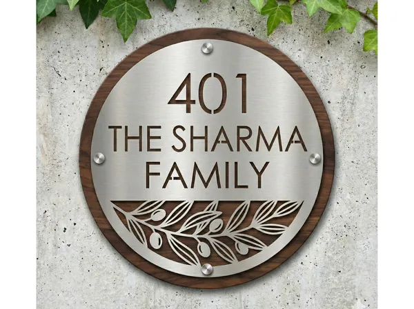 Gold_Custom_Family_Wall_Sign