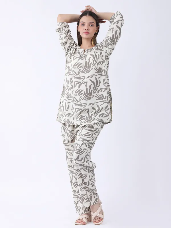 Olive_Cotton_Premium_&_Elegant_Stylish_Long_Sleeves_Co-Ord_Set_For_Women