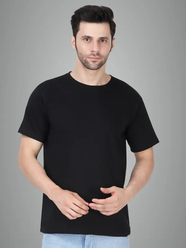 Black_Cotton_Premium_&_Elegant_T-Shirt_For_Men