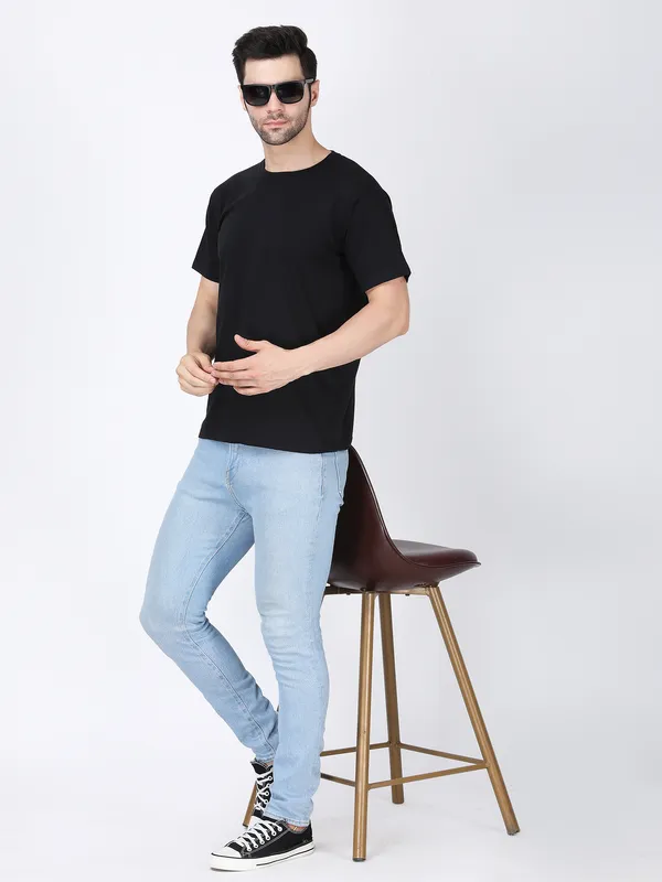 Black_Cotton_Premium_&_Elegant_T-Shirt_For_Men