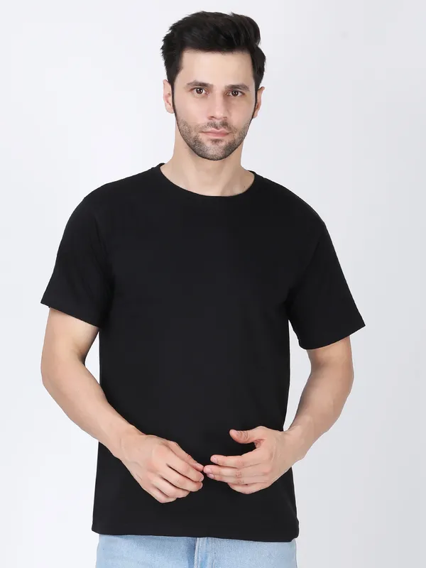 Black_Cotton_Premium_&_Elegant_T-Shirt_For_Men