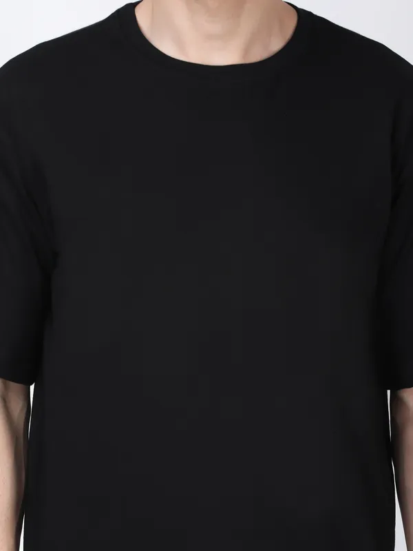 Black_Cotton_Premium_&_Elegant_Oversized_T-Shirt_For_Men