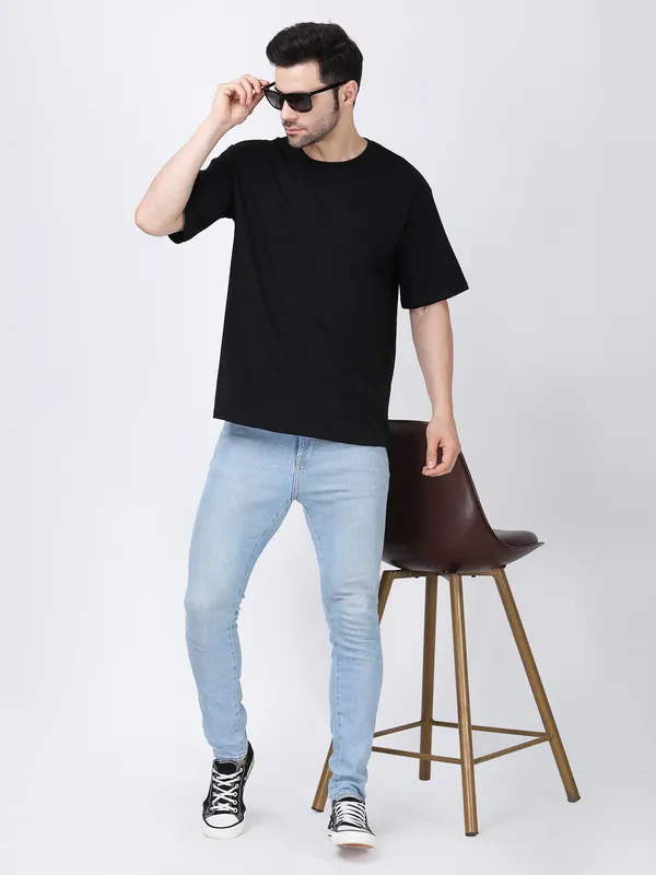 Black_Cotton_Premium_&_Elegant_Oversized_T-Shirt_For_Men