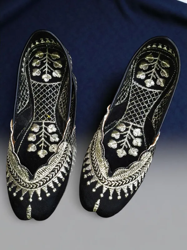 Black_Premium_Pvc_Embroidered_Mojaris_For_Women_And_Girls